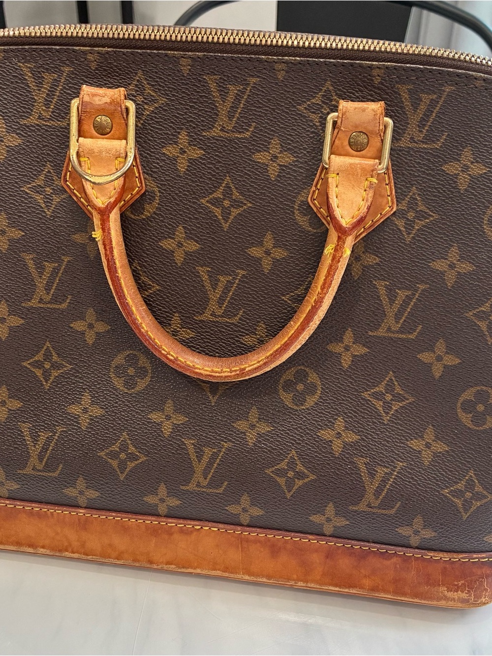 Vintage Authentic Louis Vuitton Alma PM - Picture 4 of 5